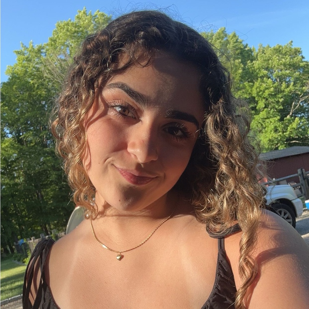 Meet your Posher, Rosamaria